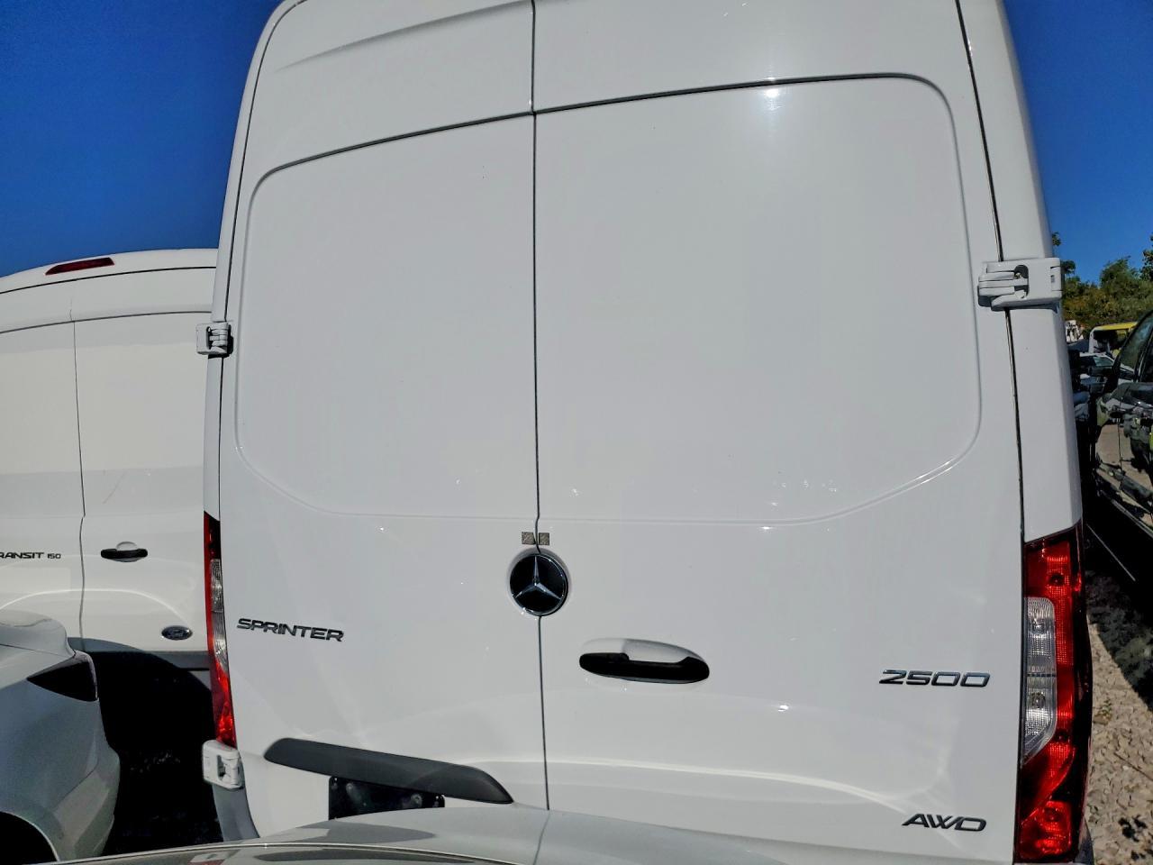 2023 Mercedes-Benz Sprinter 2500 Delivery Van - Image 6