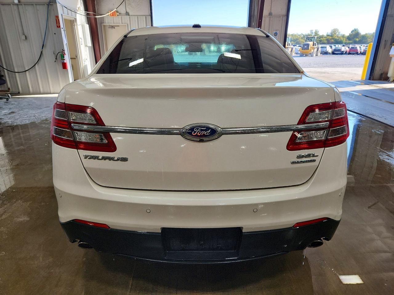2015 Ford Taurus Sel - Фото 6