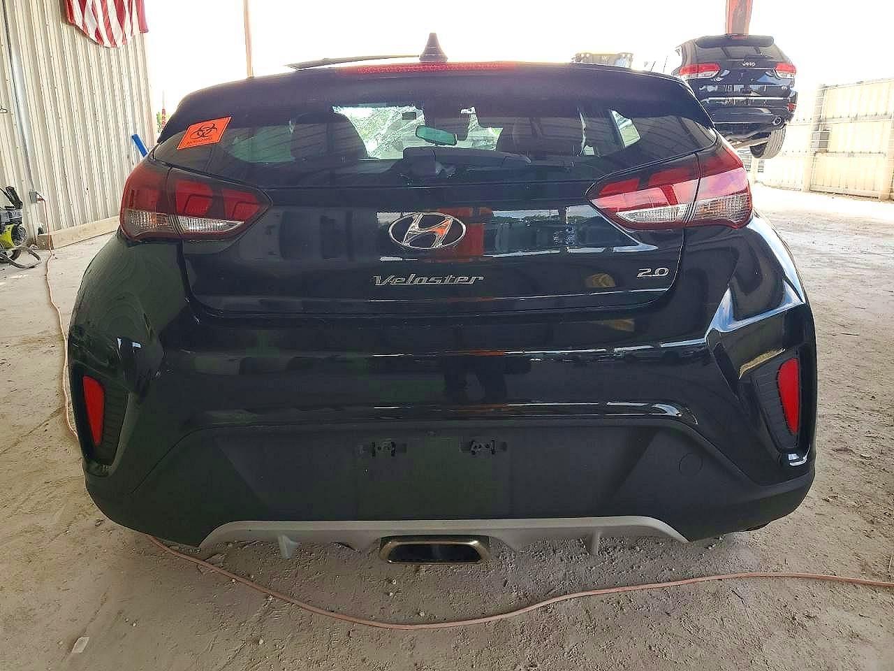 2020 Hyundai Veloster 2.0L Premium - Фото 6