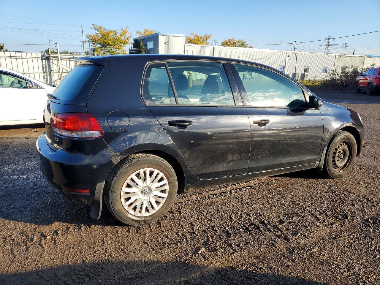 2013 Volkswagen Golf - Image 3