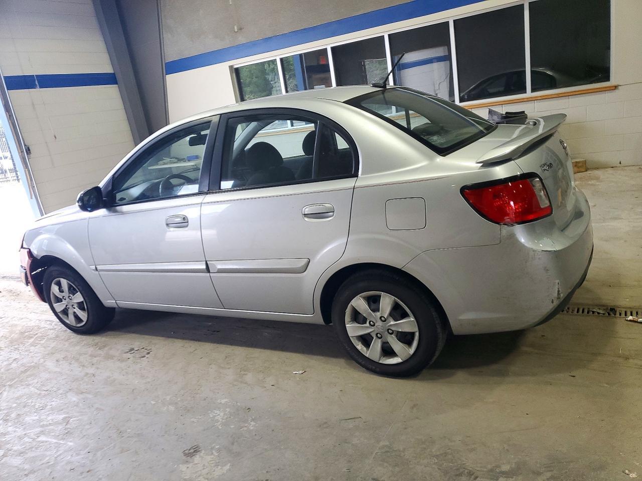 2010 Kia Rio Base - Фото 2