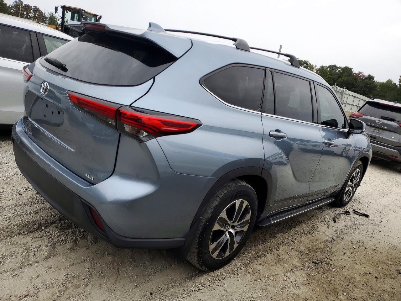 2021 Toyota Highlander Xle - Фото 3