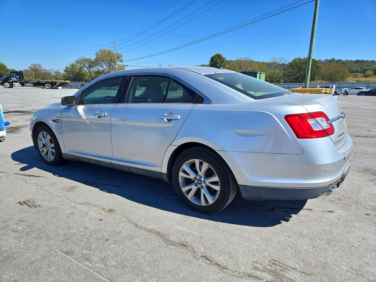 2011 Ford Taurus Sel - Фото 2