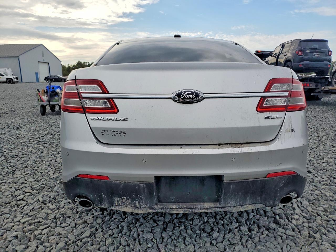2016 Ford Taurus Sel - Фото 6