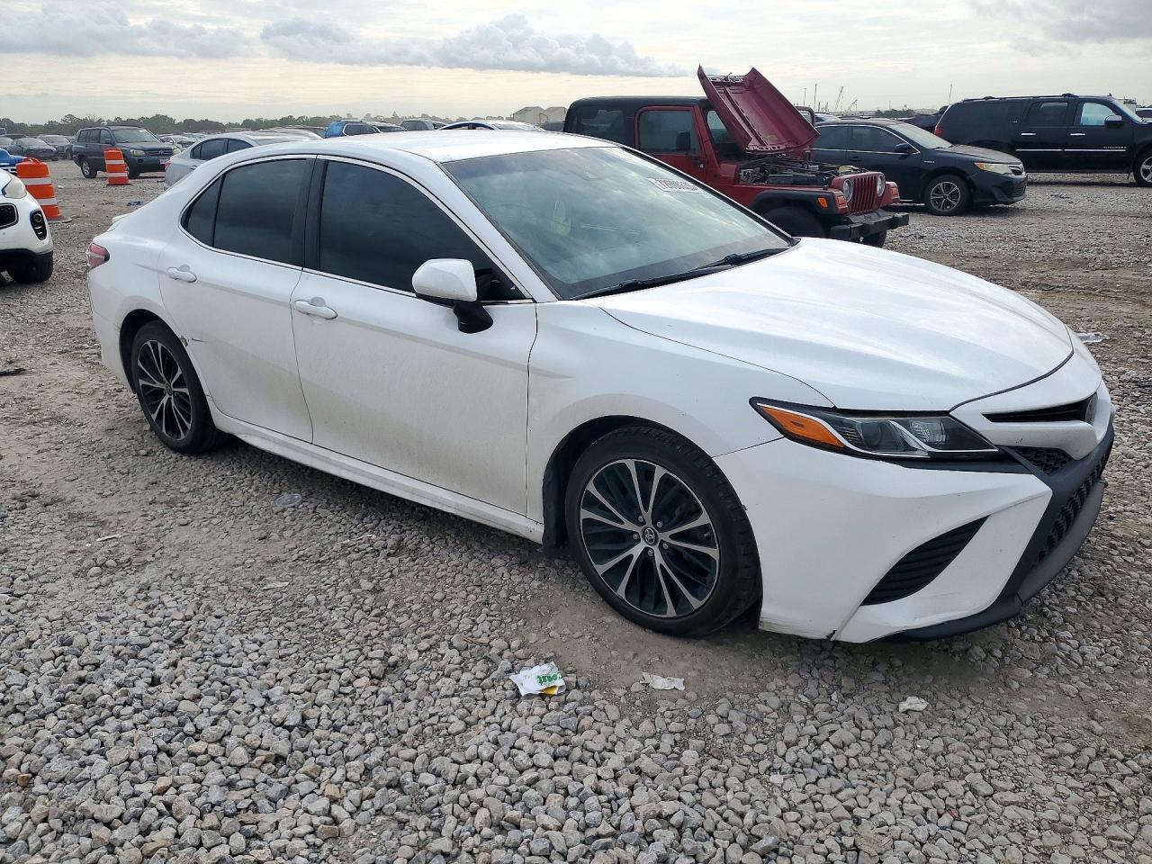2018 Toyota Camry Se - Фото 4