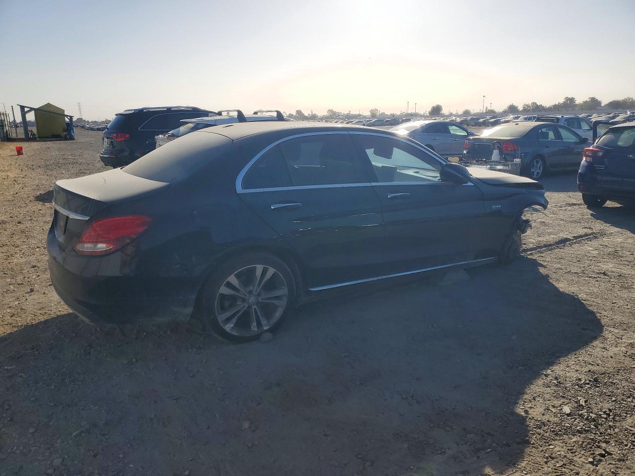 2016 Mercedes-Benz C 300 - Image 3