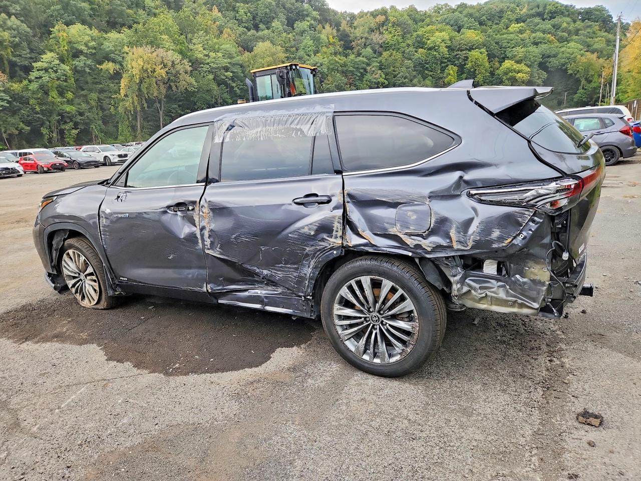 2021 Toyota Highlander Hybrid Platinum - Фото 2