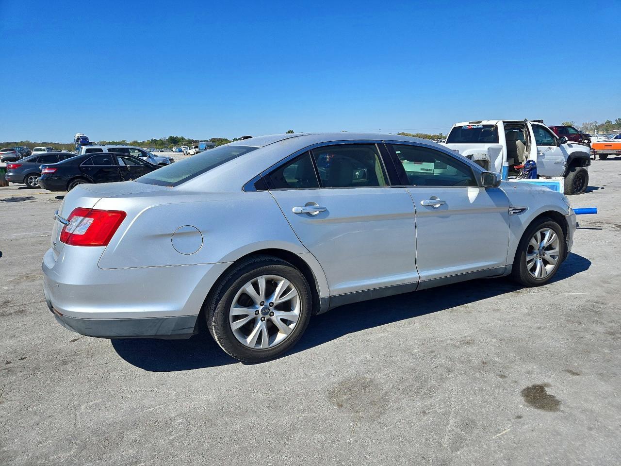 2011 Ford Taurus Sel - Фото 3