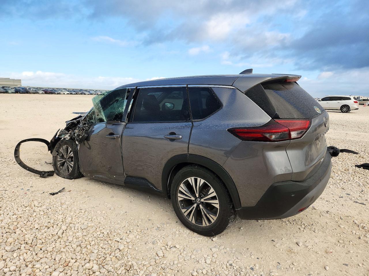 2021 Nissan Rogue Sv - Фото 2