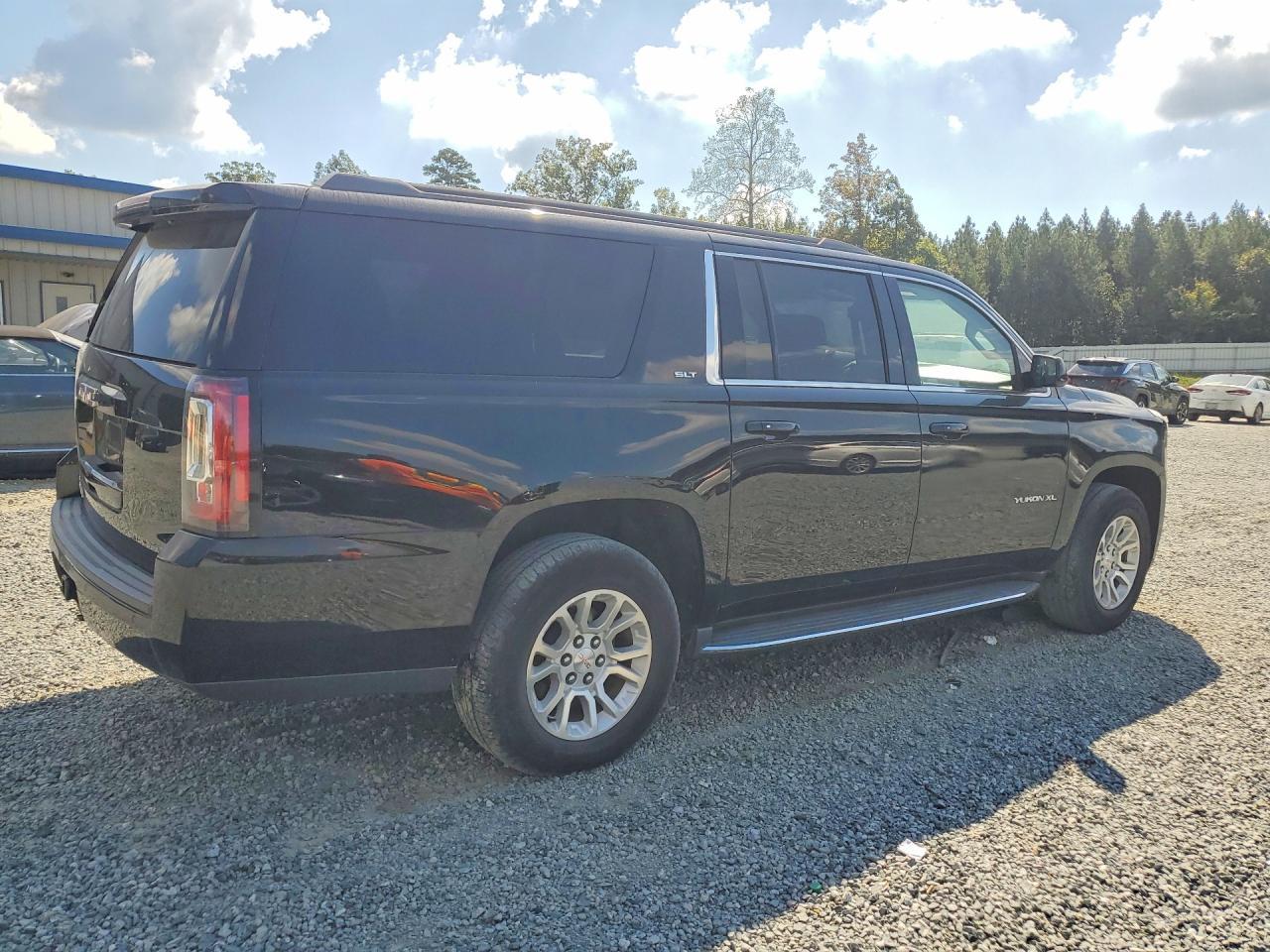 2017 GMC Yukon Xl C1500 Slt - Фото 3
