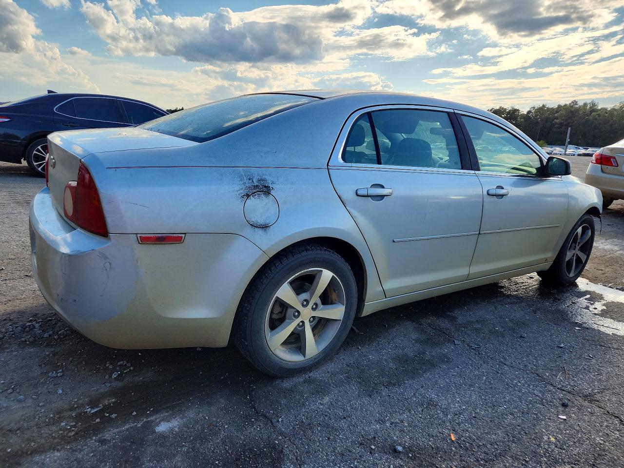 2009 Chevrolet Malibu Ls - Image 3