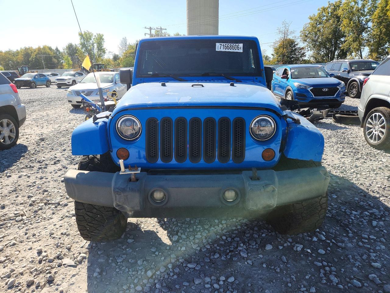 2011 Jeep Wrangler Unlimited Sahara - Image 5
