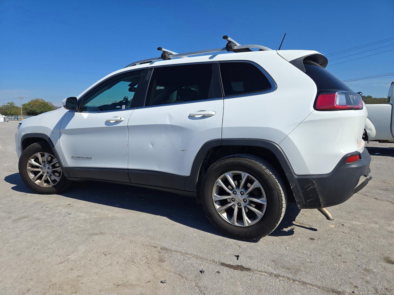 2019 Jeep Cherokee Latitude - Фото 2