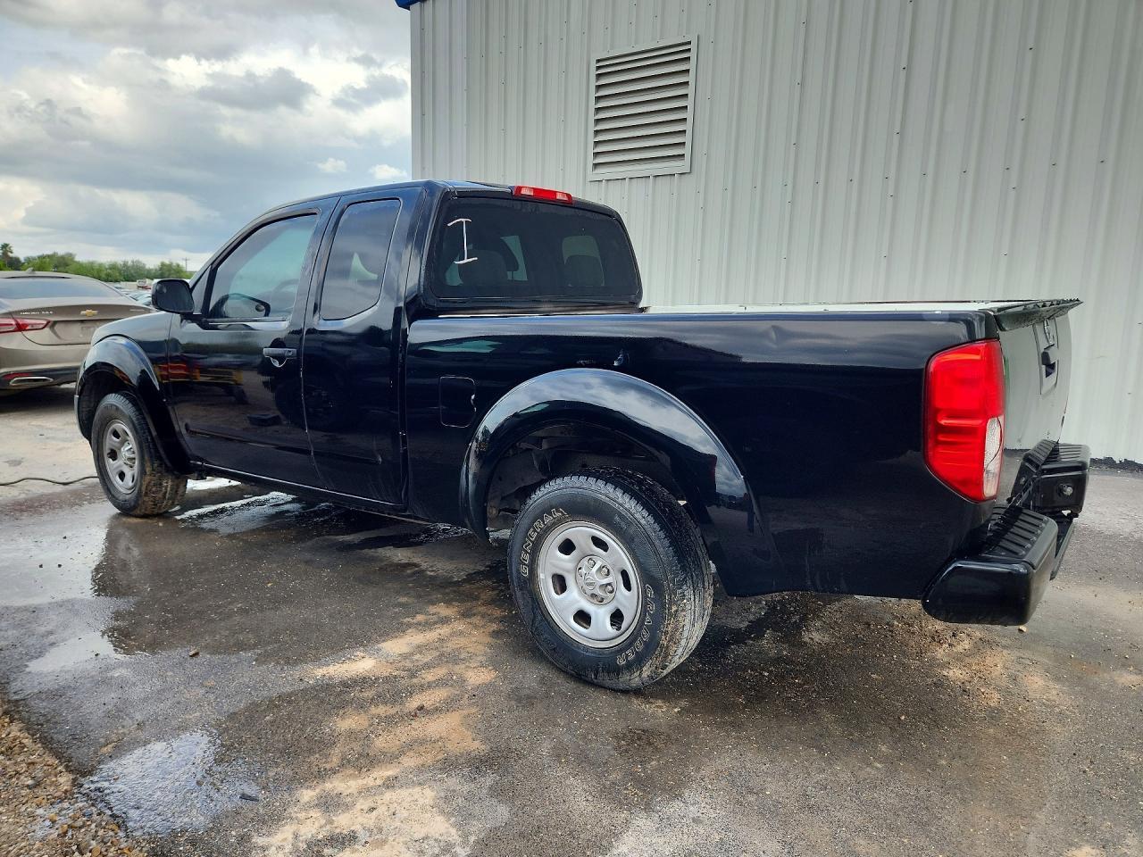 2017 Nissan Frontier S - Image 2