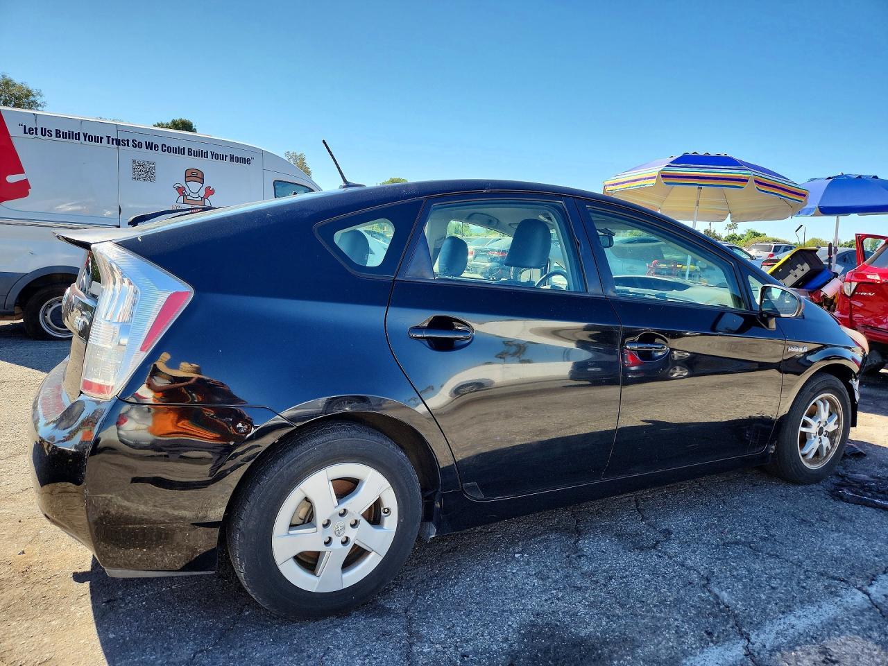 2011 Toyota Prius Four - Фото 3