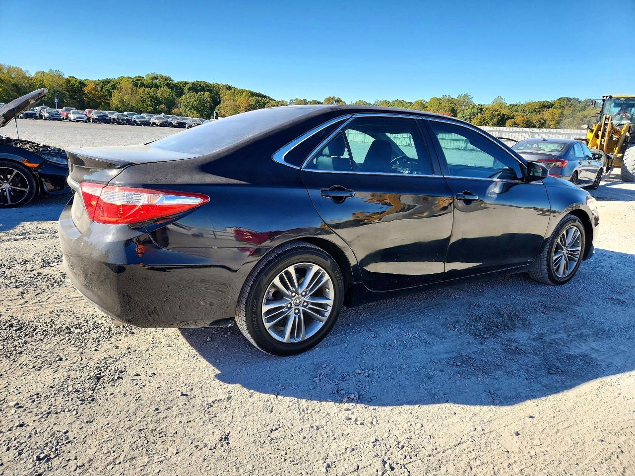 2017 Toyota Camry Se - Фото 3