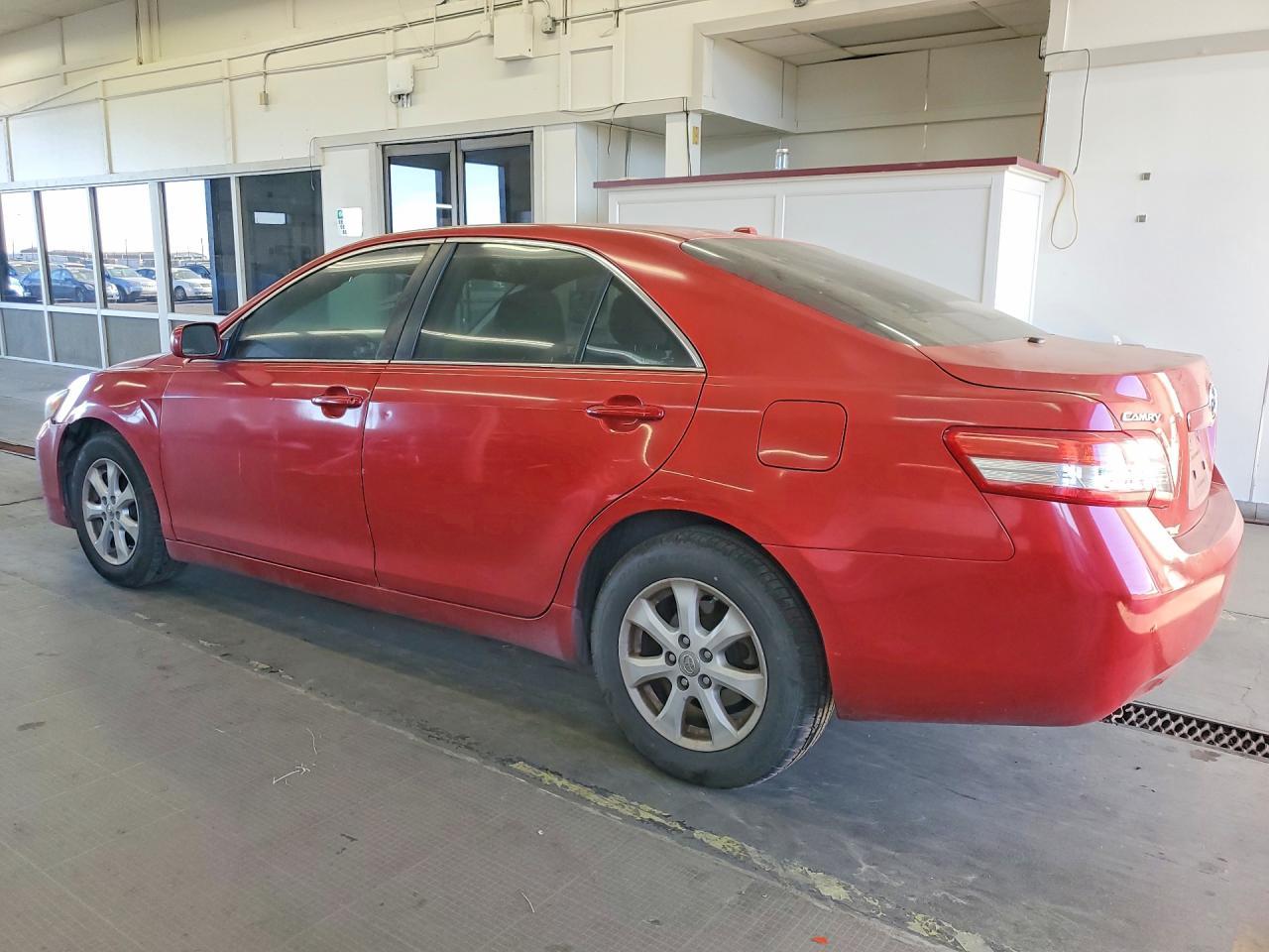 2010 Toyota Camry Le - Фото 2