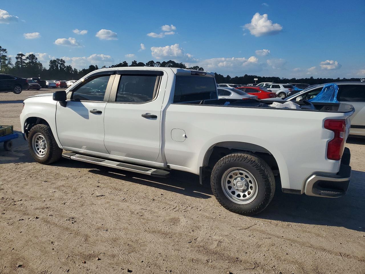 2024 Chevrolet Silverado C1500 - Фото 2