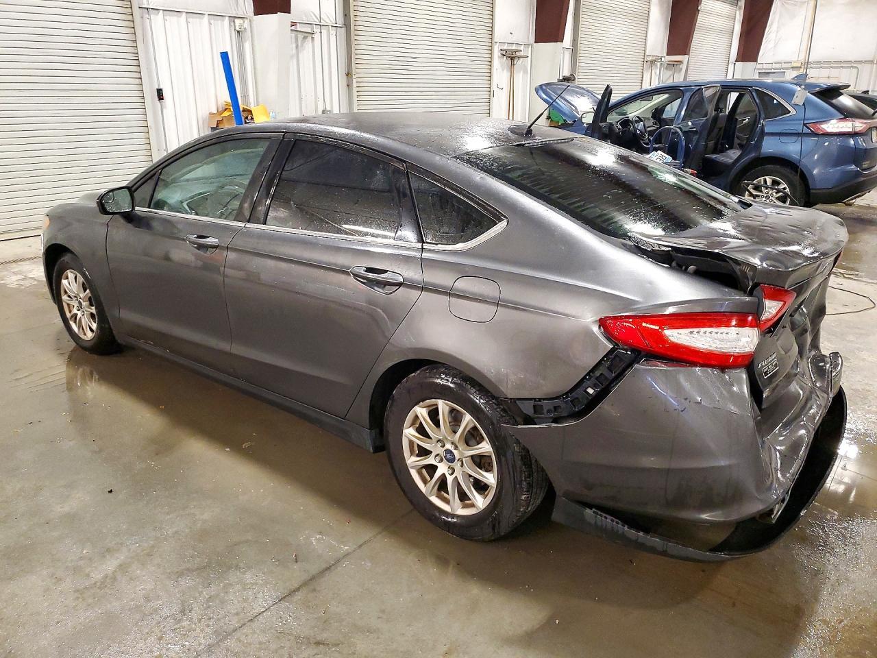 2016 Ford Fusion S - Фото 2