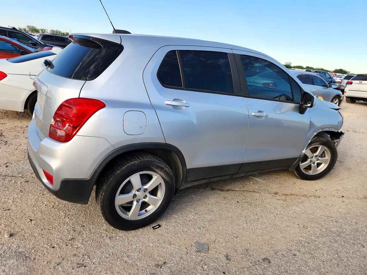 2018 Chevrolet Trax Ls - Фото 3