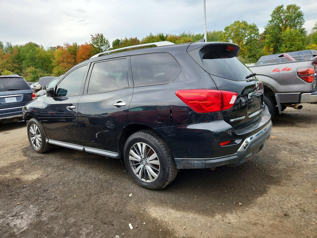 2019 Nissan Pathfinder Sl - Фото 2