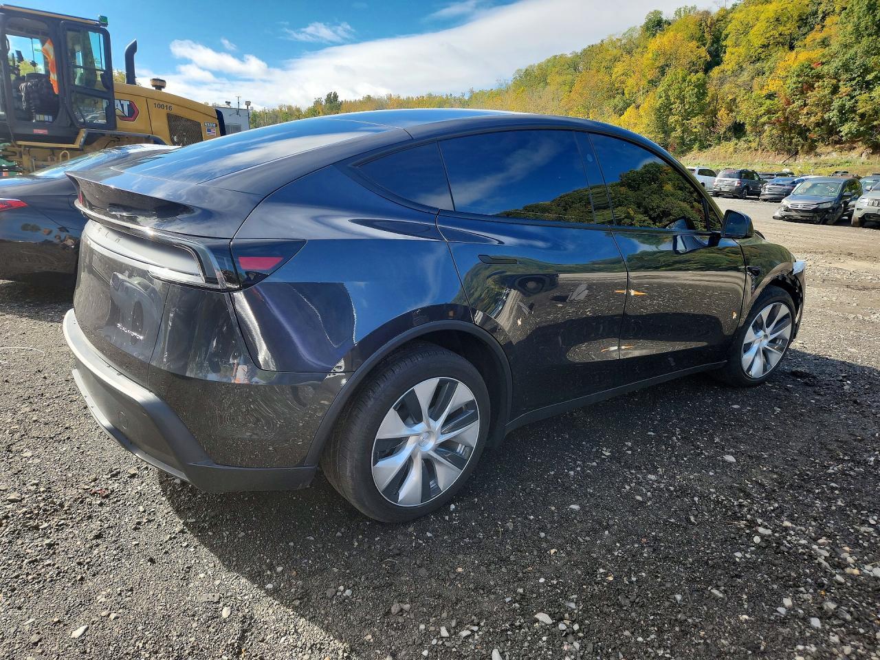 2026 Tesla Model Y - Фото 3
