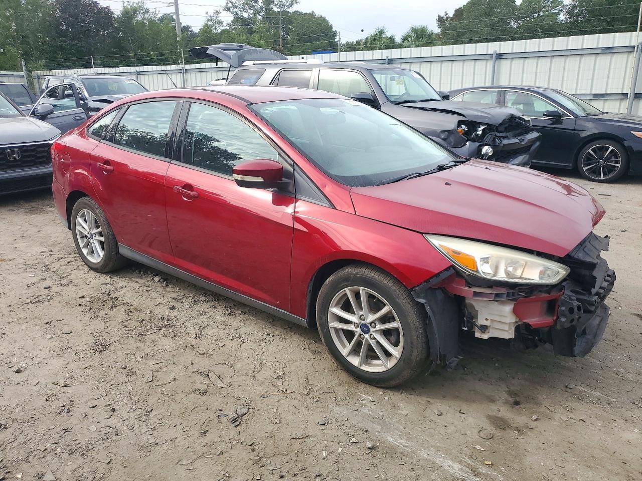 2017 Ford Focus Se - Image 4