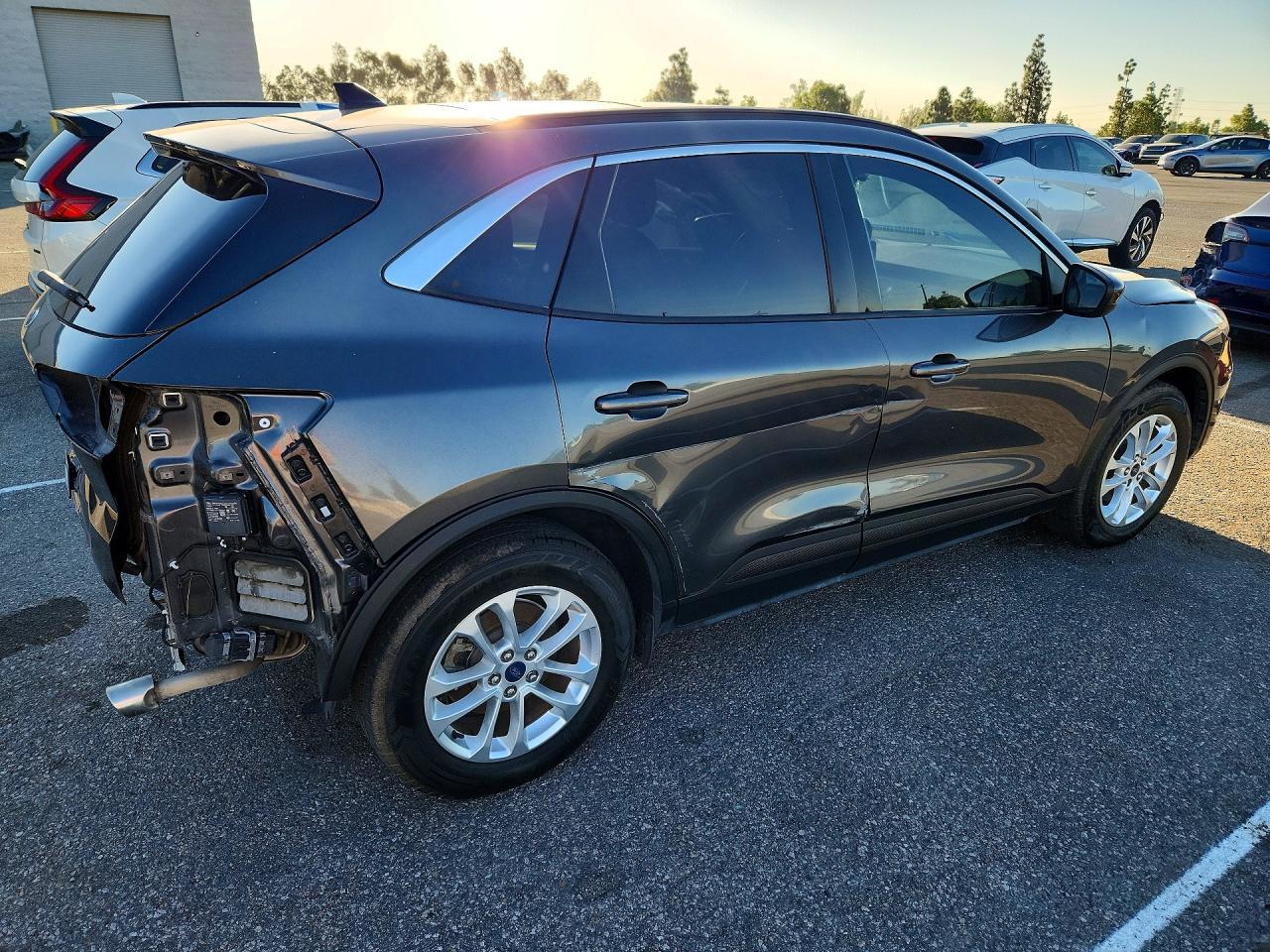 2020 Ford Escape Se - Фото 3