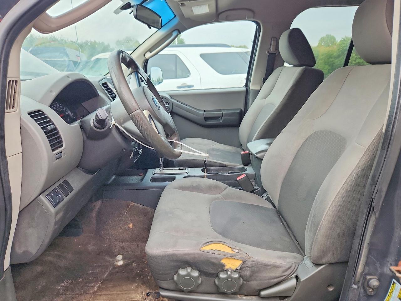 2012 Nissan Xterra X - Image 7