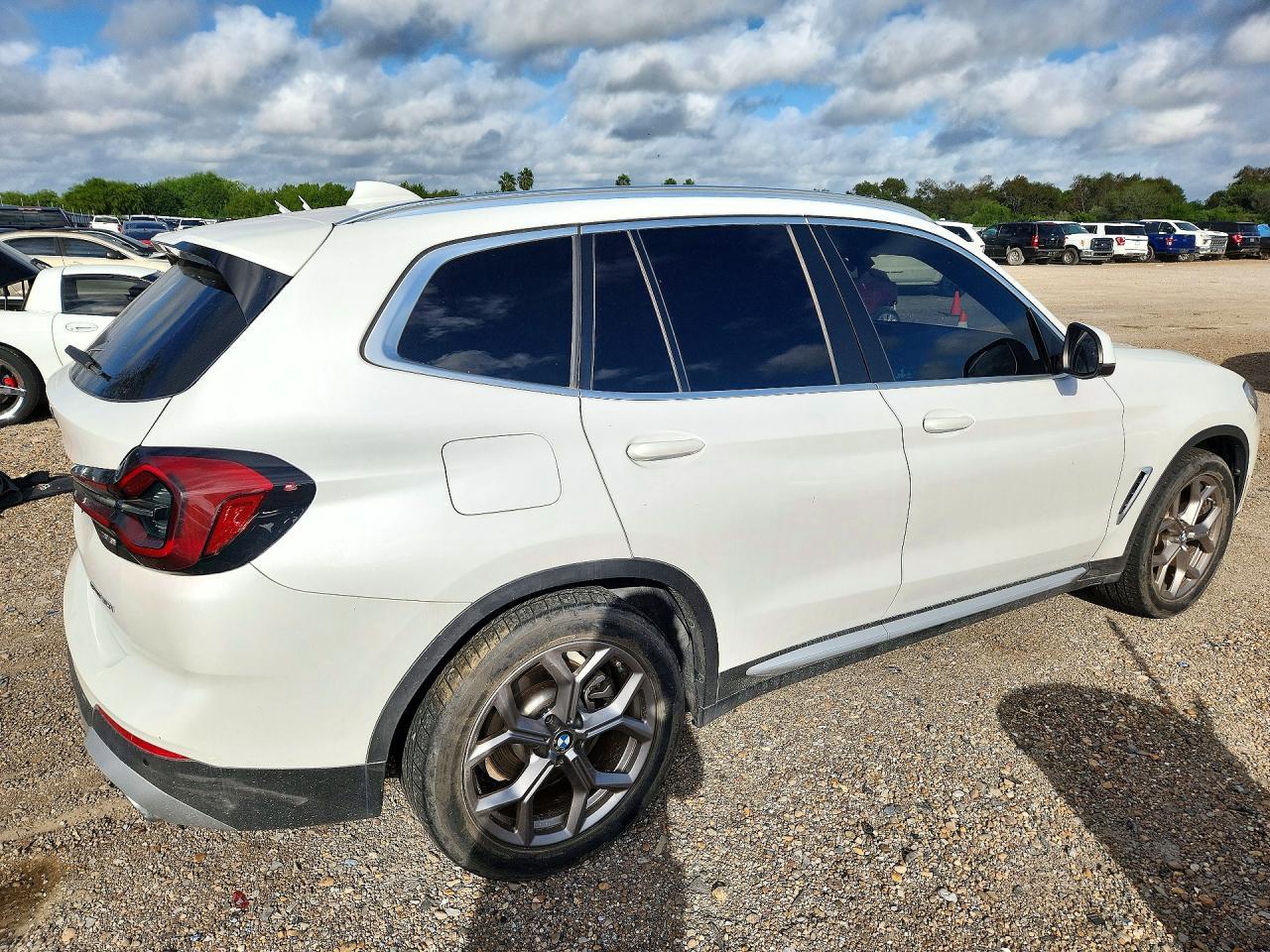 2022 BMW X3 - Фото 3