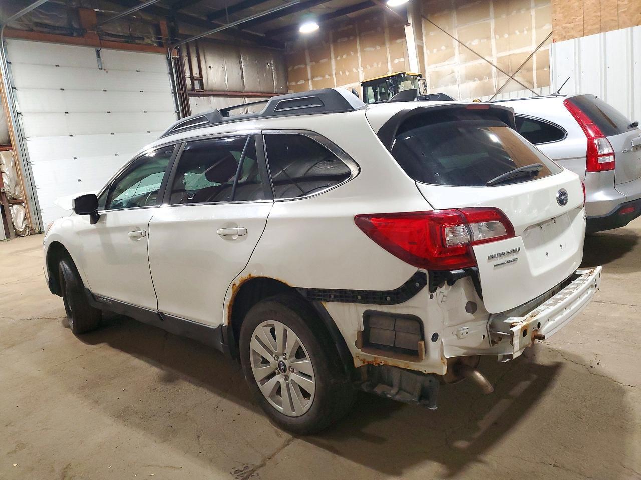 2017 Subaru Outback 2.5I Premium - Image 2