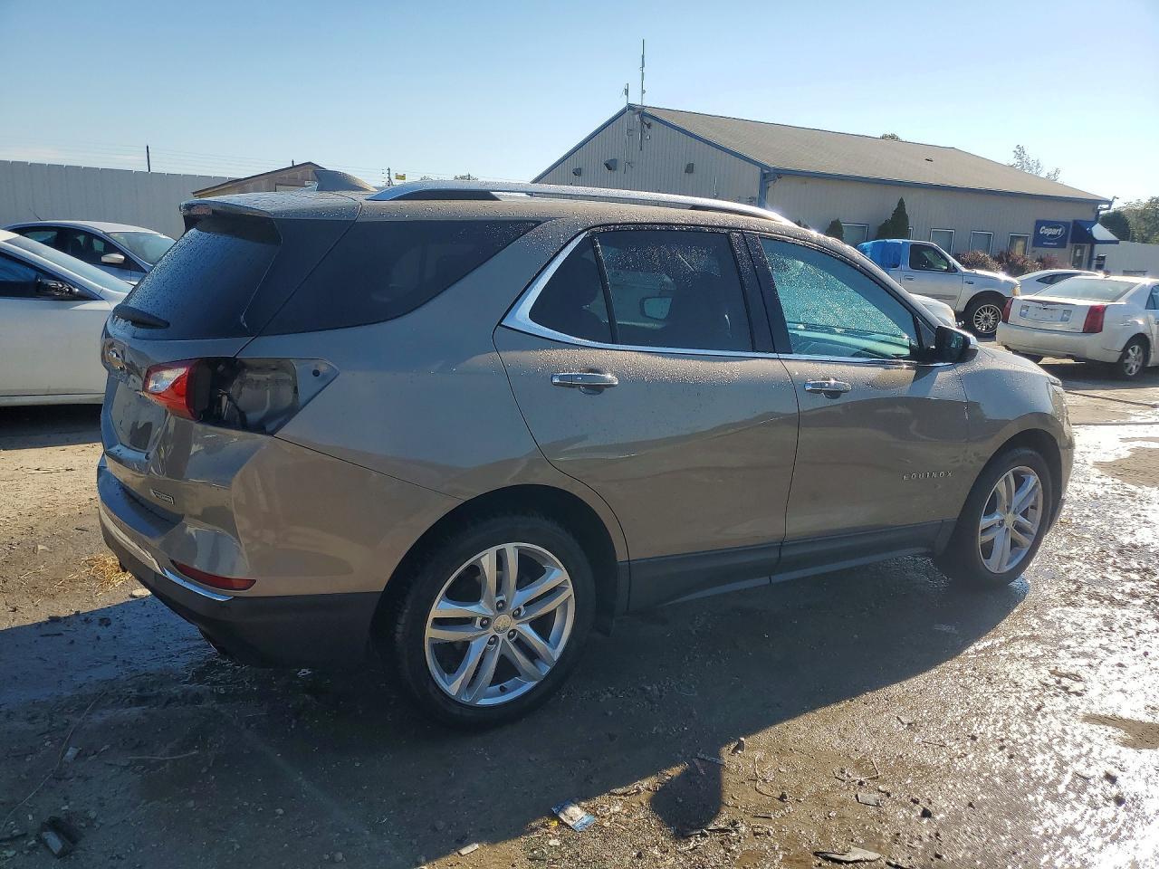2018 Chevrolet Equinox Premier - Image 3