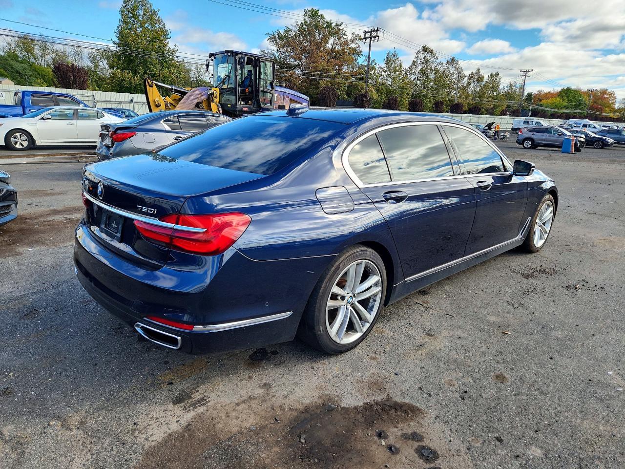 2018 BMW 750 Xi - Фото 3