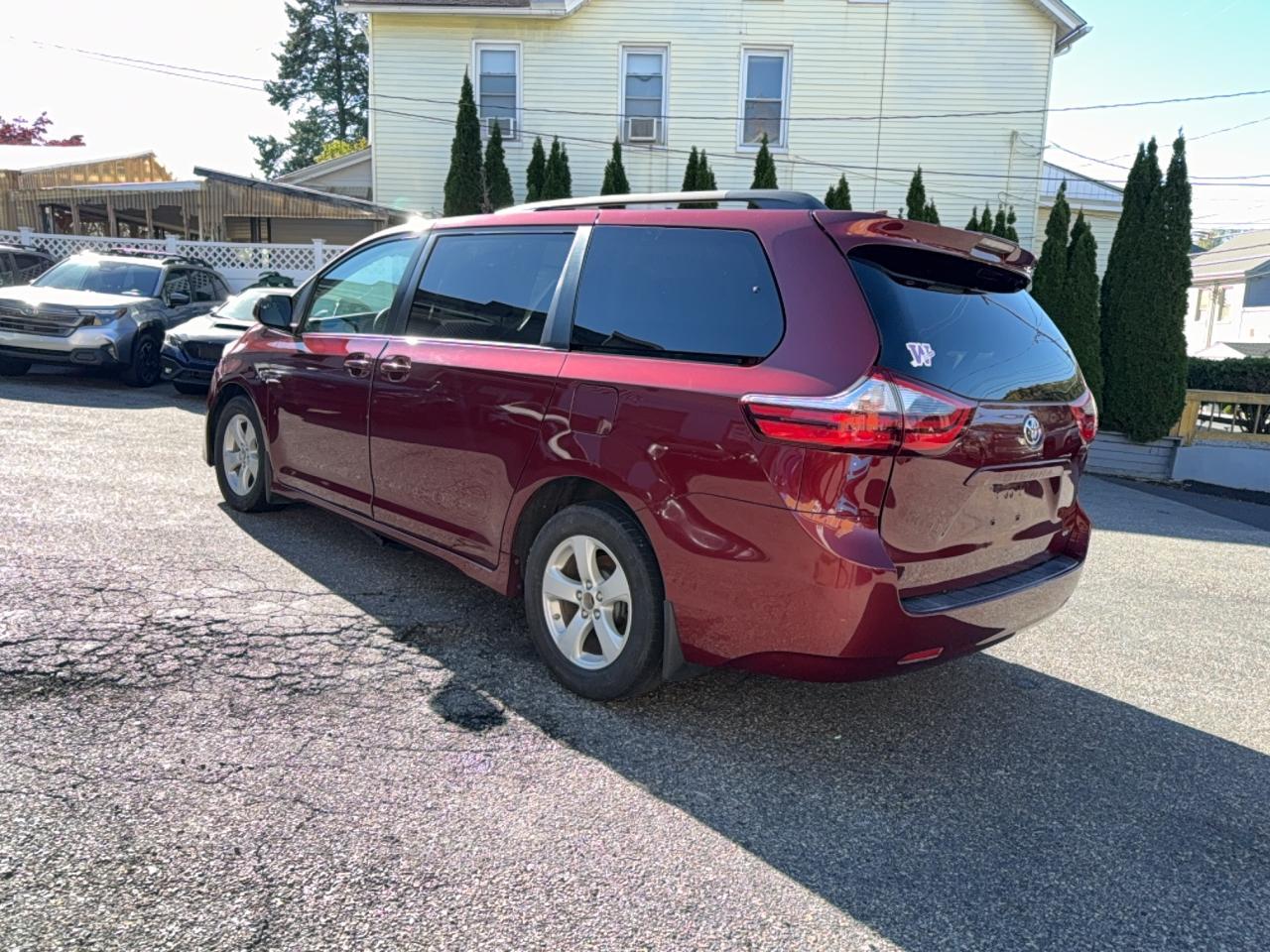 2020 Toyota Sienna Le 8-Passenger - Фото 3