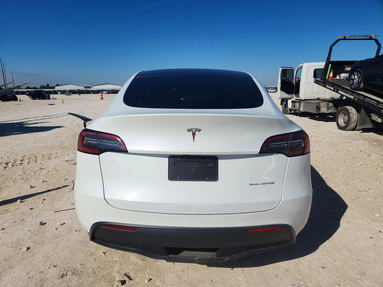 2023 Tesla Model Y - Фото 6