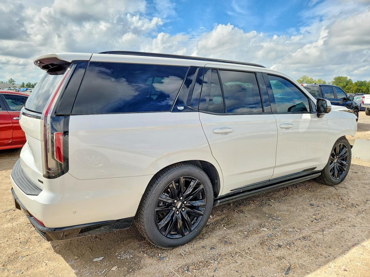 2023 Cadillac Escalade Sport - Фото 3