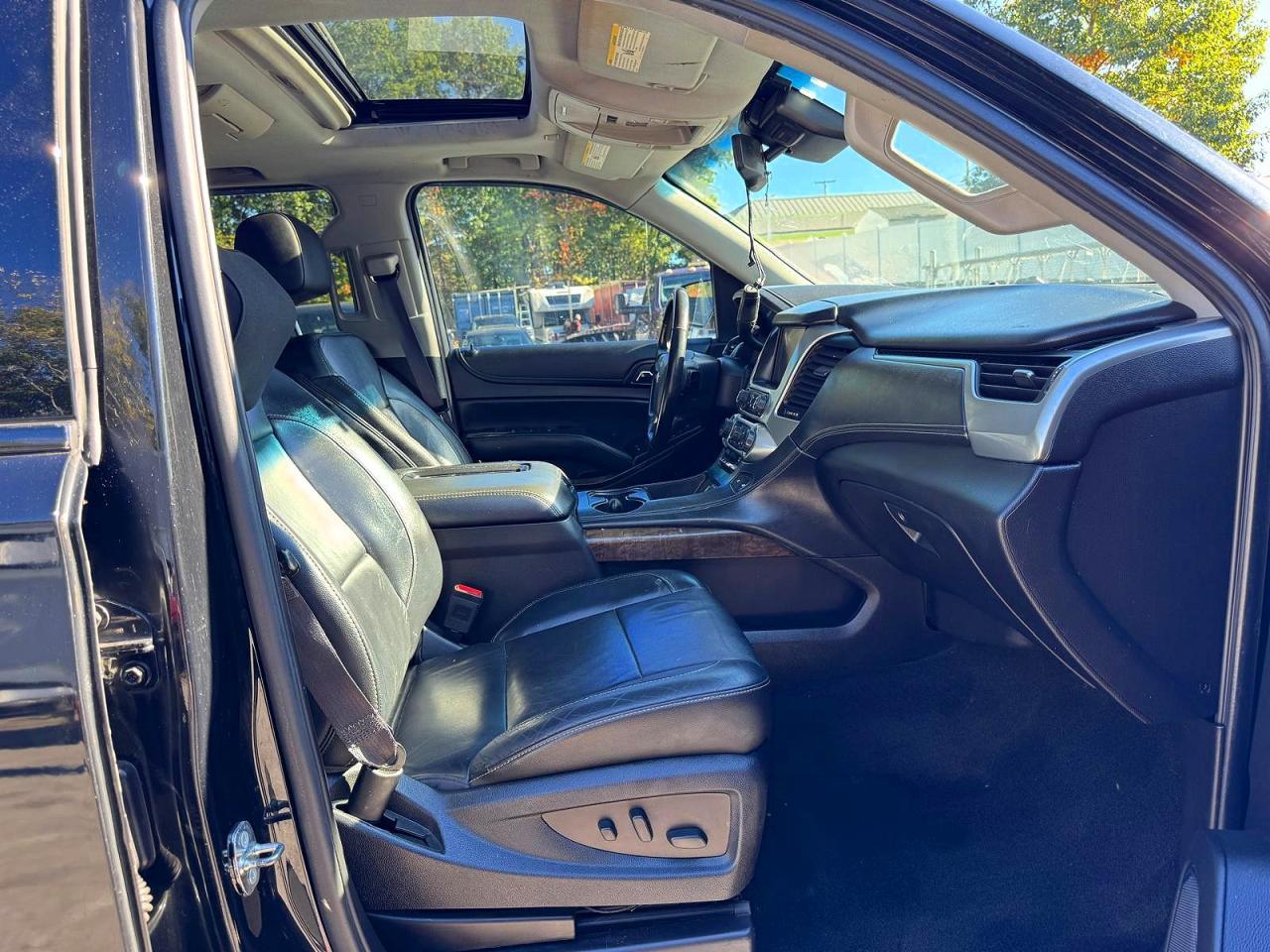 2017 Chevrolet Suburban K1500 Lt - Image 6