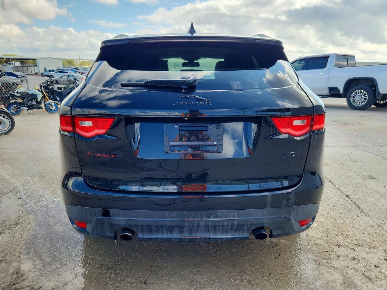 2018 Jaguar F-Pace Premium - Image 6