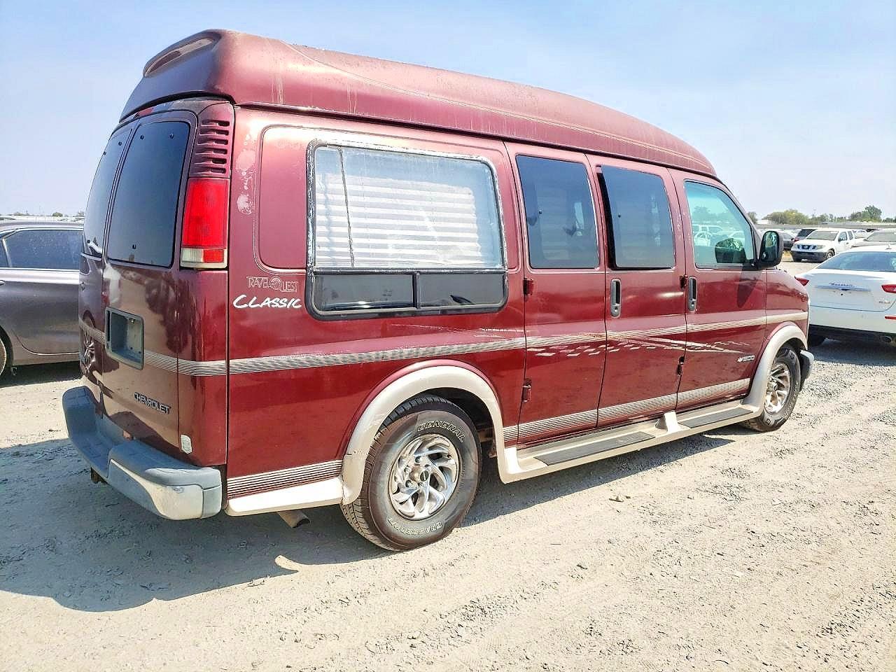 1999 Chevrolet Express G1500 - Image 3