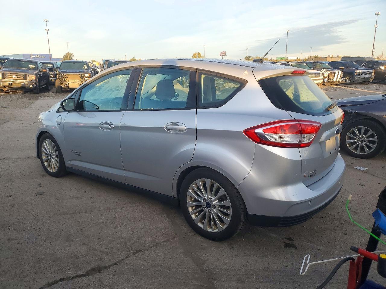 2017 Ford C-Max Se - Image 2