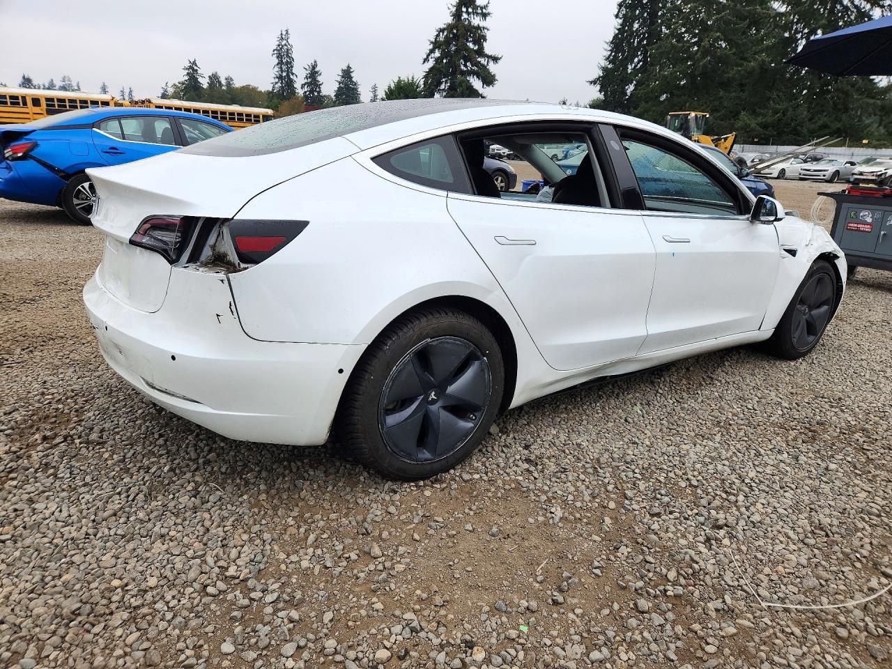 2020 Tesla Model 3 - Фото 3