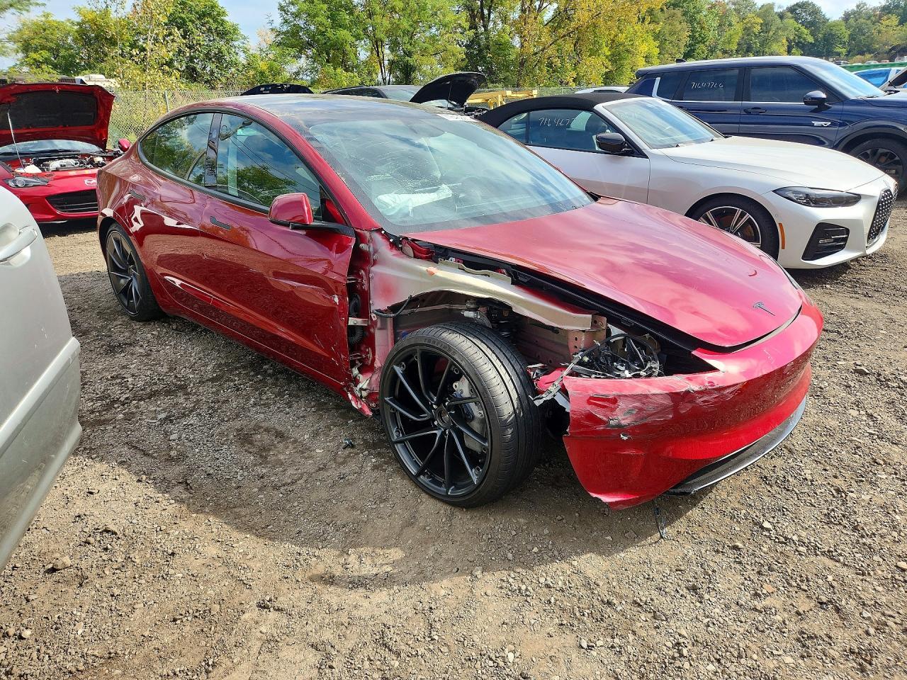 2026 Tesla Model 3 - Фото 4