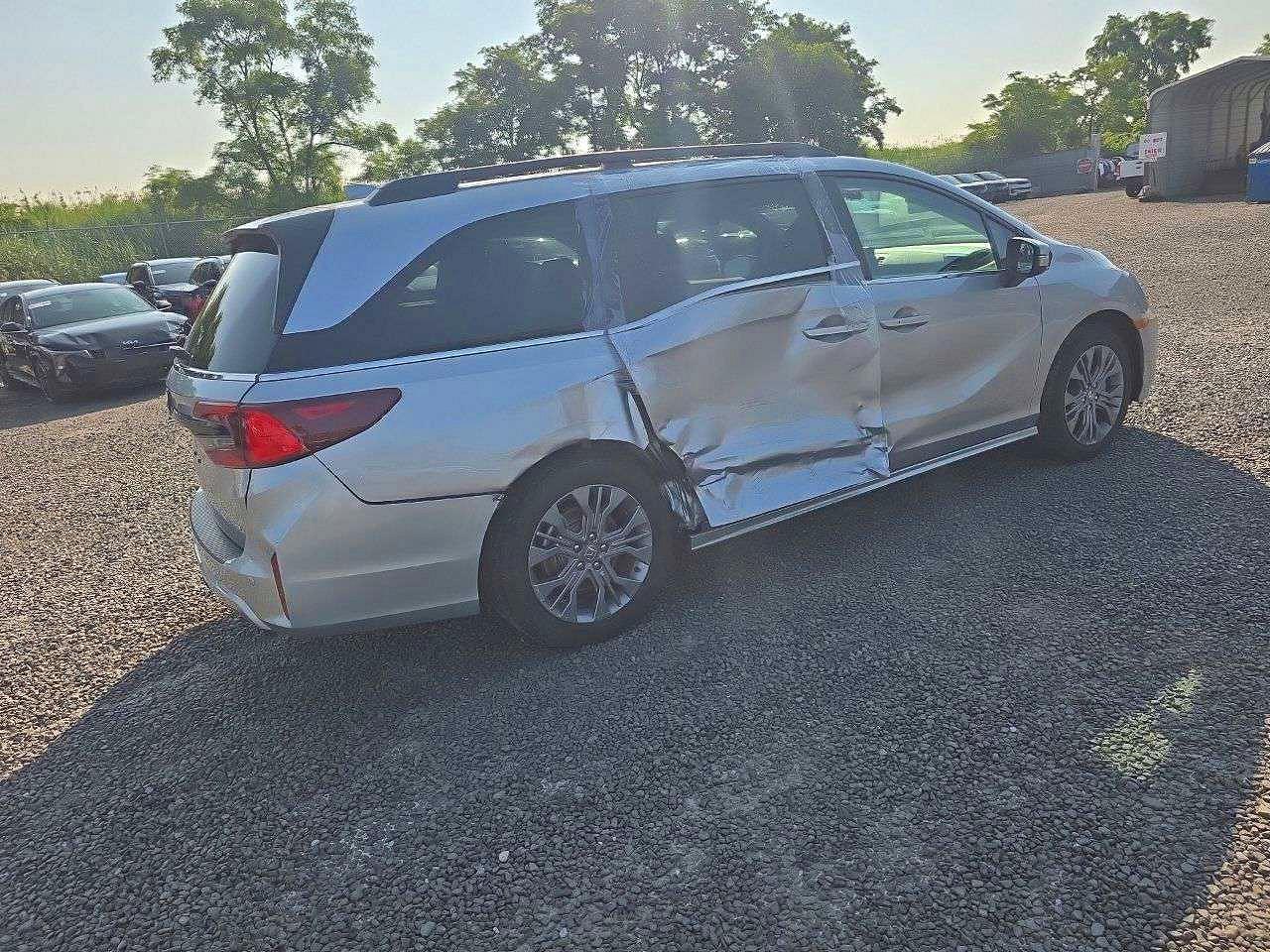 2026 Honda Odyssey Touring - Фото 4