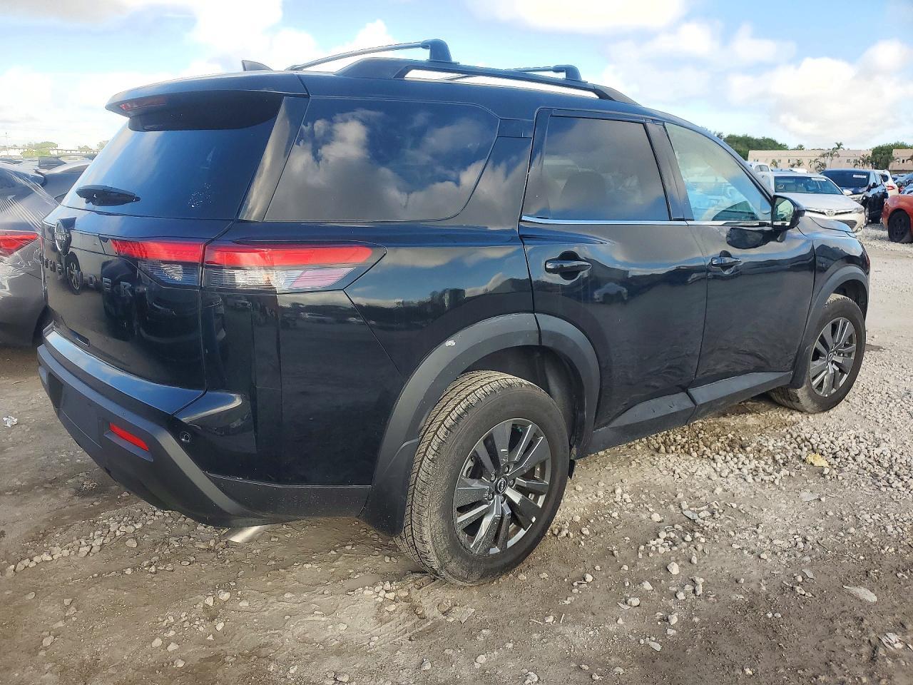 2025 Nissan Pathfinder Sv - Image 3