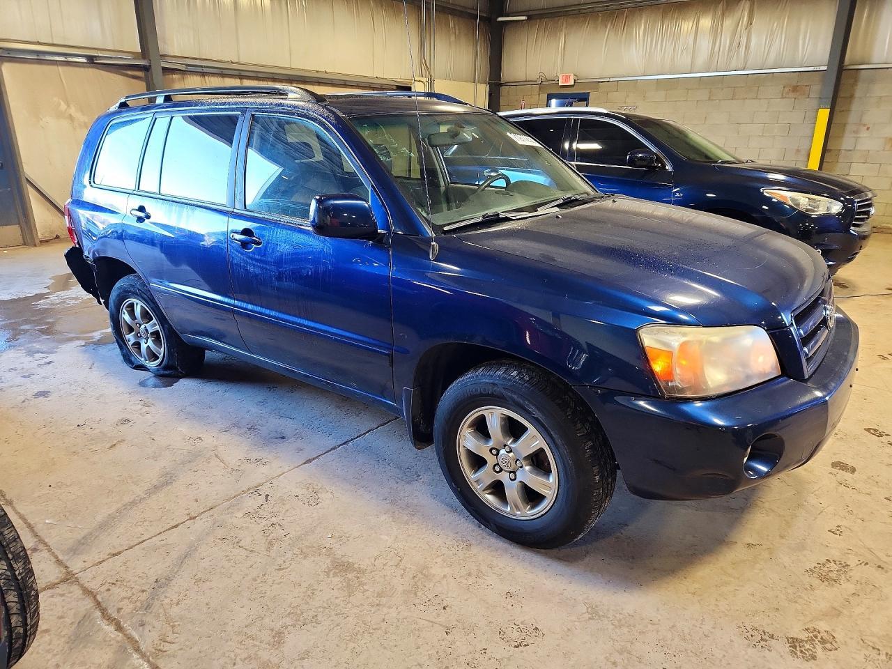2004 Toyota Highlander Base - Image 4