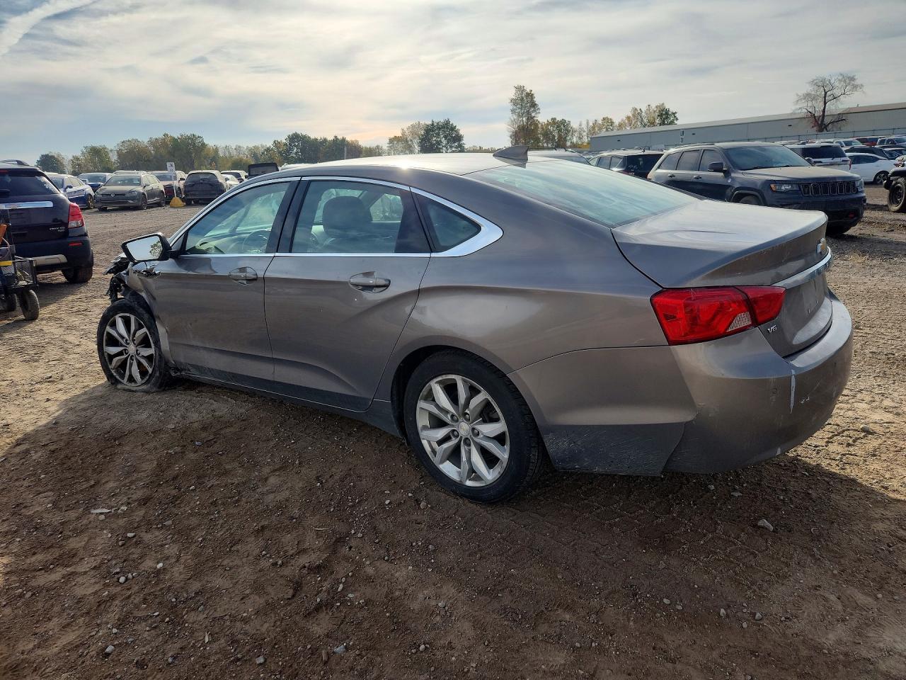 2018 Chevrolet Impala Lt - Фото 2