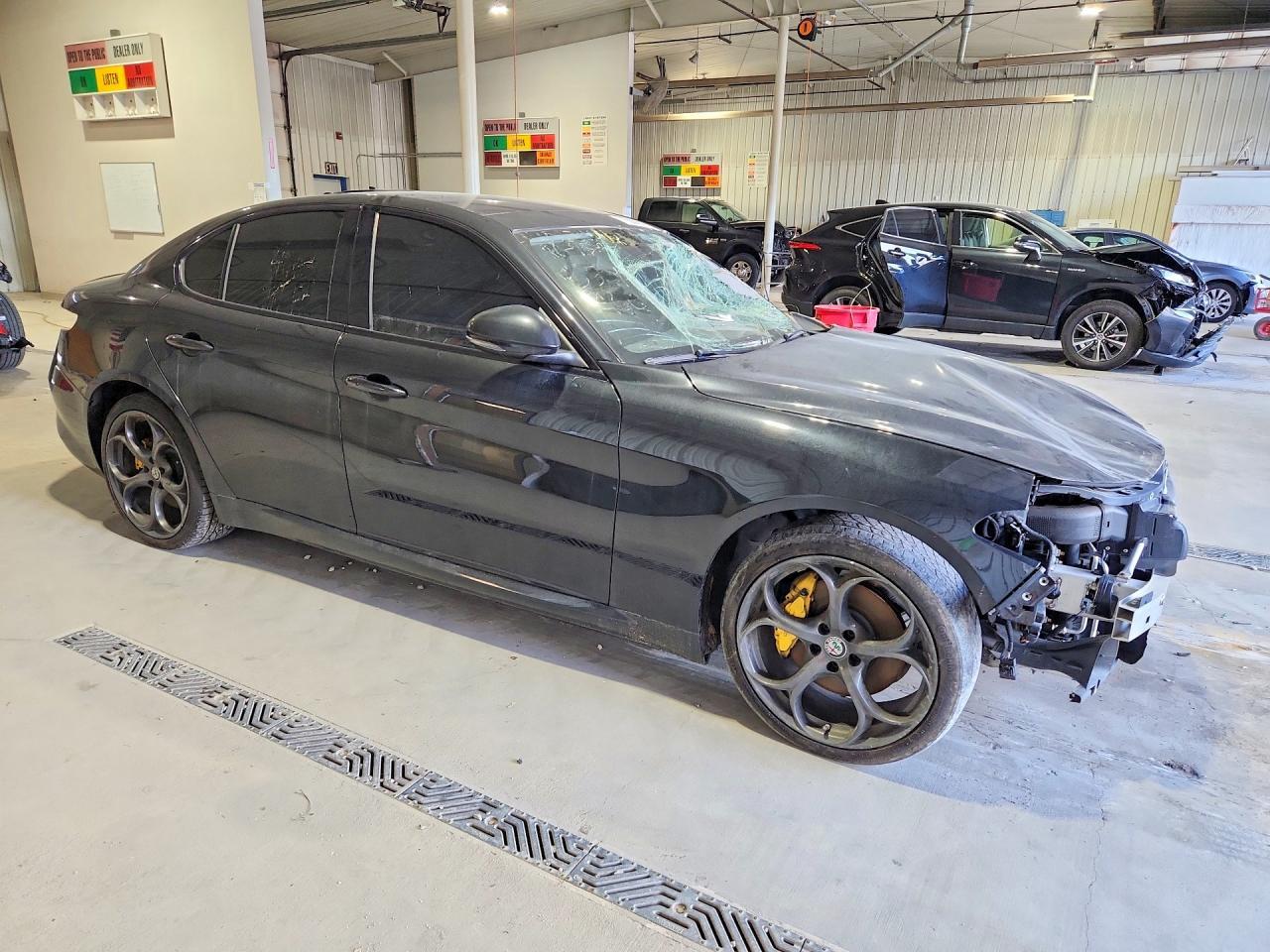 2018 Alfa Romeo Giulia Ti Q4 - Фото 4