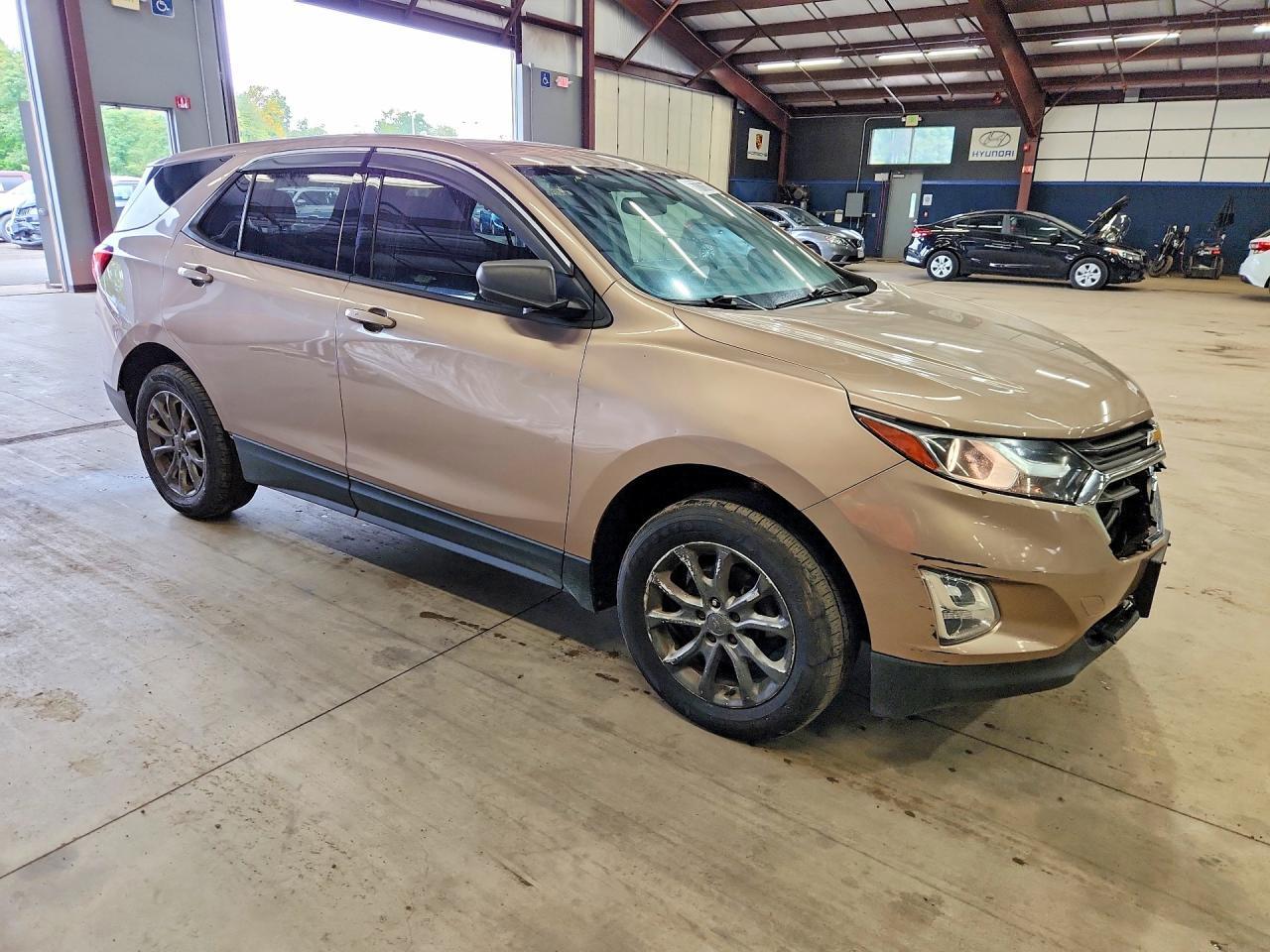 2018 Chevrolet Equinox Ls - Фото 4