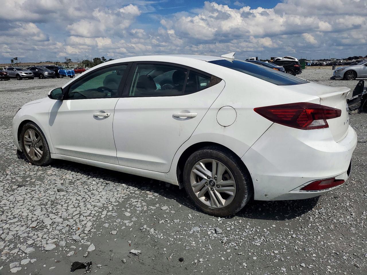 2020 Hyundai Elantra Sel - Фото 2