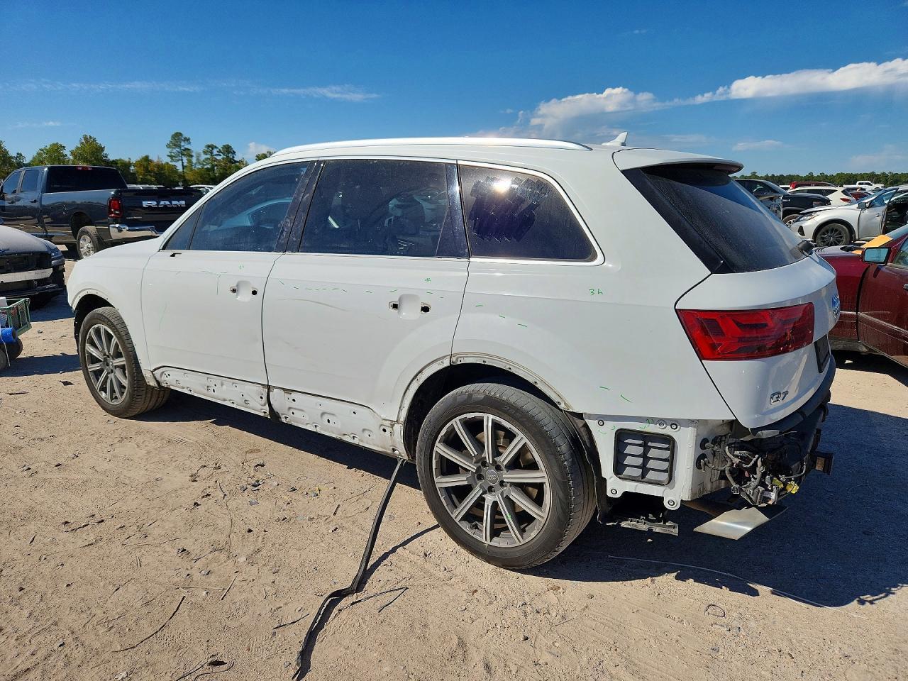 2018 Audi Q7 Premium Plus - Image 2